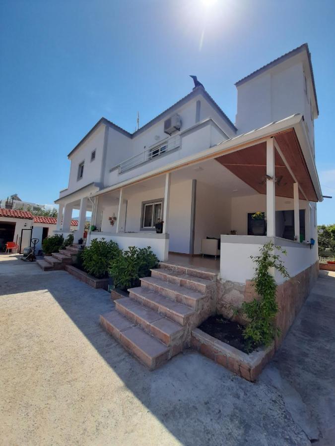 Villa Shehu Ксамил Екстериор снимка